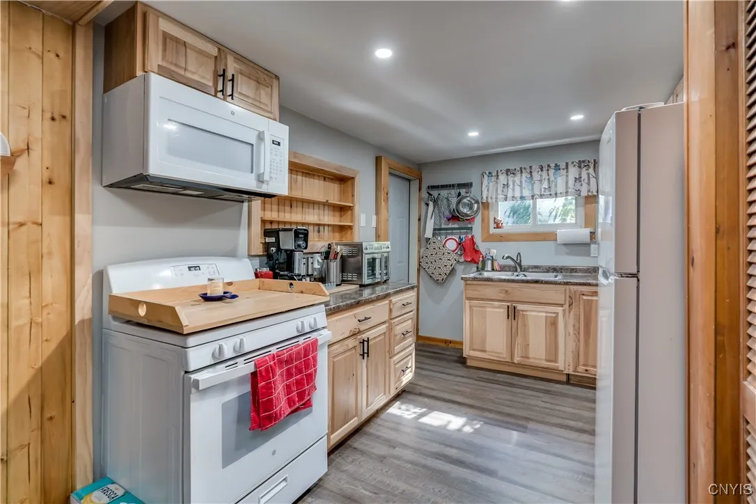 21230 Weaver Road, Watertown Town, New York 13601, Watertown Town, New York 13601, 2 Bedrooms Bedrooms, 6 Rooms Rooms,1 BathroomBathrooms,Residential,For Sale,21230 Weaver Road, Watertown Town, New York 13601,S1631636