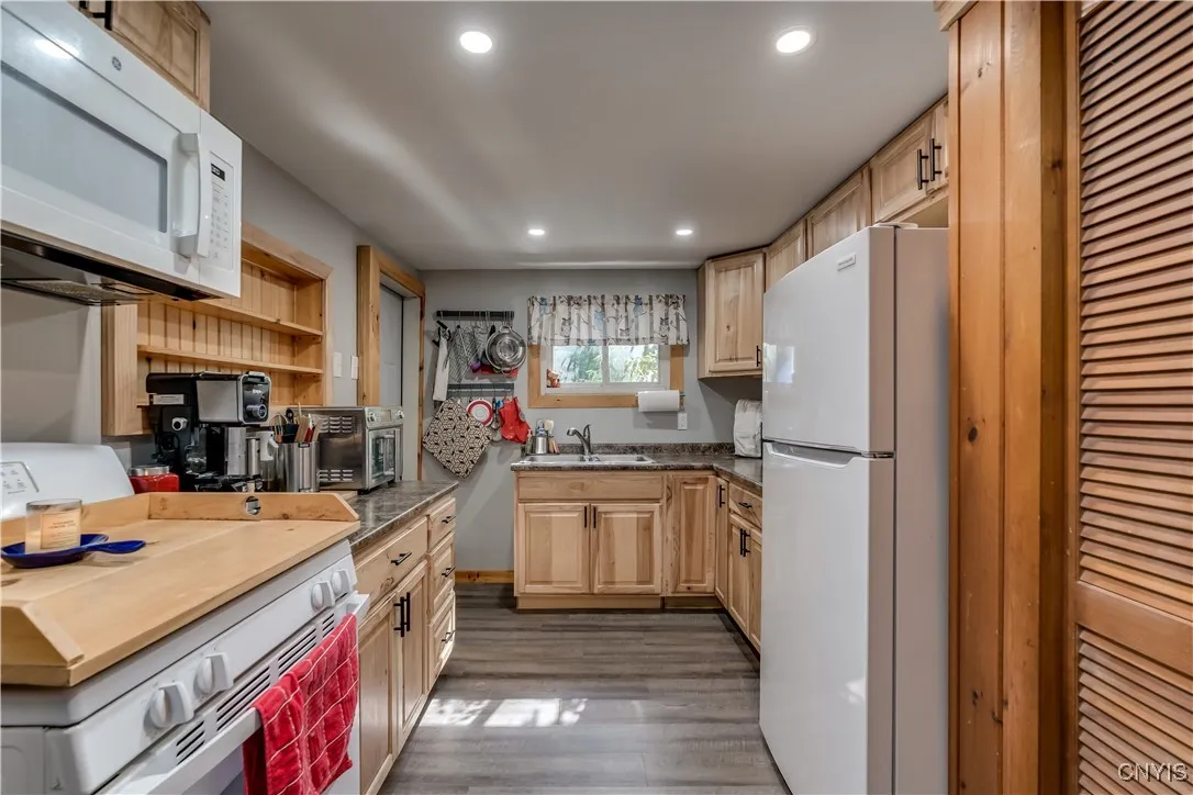 21230 Weaver Road, Watertown Town, New York 13601, Watertown Town, New York 13601, 2 Bedrooms Bedrooms, 6 Rooms Rooms,1 BathroomBathrooms,Residential,For Sale,21230 Weaver Road, Watertown Town, New York 13601,S1631636