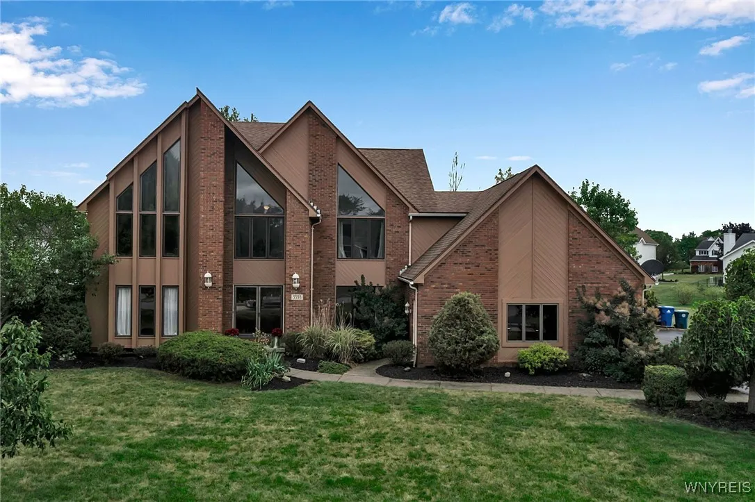 5553 Hidden Pines Court, Clarence, New York 14221, Clarence, New York 14221, 5 Bedrooms Bedrooms, 11 Rooms Rooms,2 BathroomsBathrooms,Residential,For Sale,5553 Hidden Pines Court, Clarence, New York 14221,B1632248