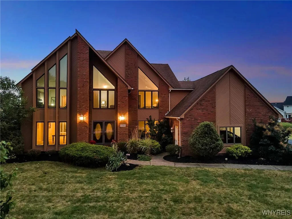 5553 Hidden Pines Court, Clarence, New York 14221, Clarence, New York 14221, 5 Bedrooms Bedrooms, 11 Rooms Rooms,2 BathroomsBathrooms,Residential,For Sale,5553 Hidden Pines Court, Clarence, New York 14221,B1632248