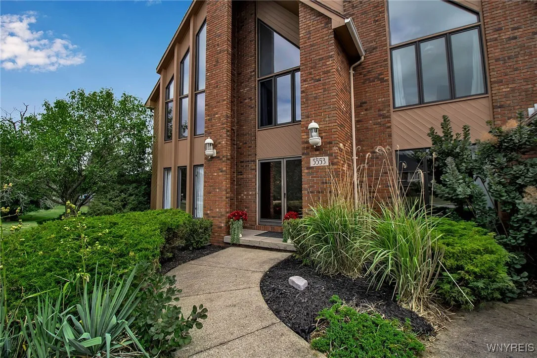 5553 Hidden Pines Court, Clarence, New York 14221, Clarence, New York 14221, 5 Bedrooms Bedrooms, 11 Rooms Rooms,2 BathroomsBathrooms,Residential,For Sale,5553 Hidden Pines Court, Clarence, New York 14221,B1632248