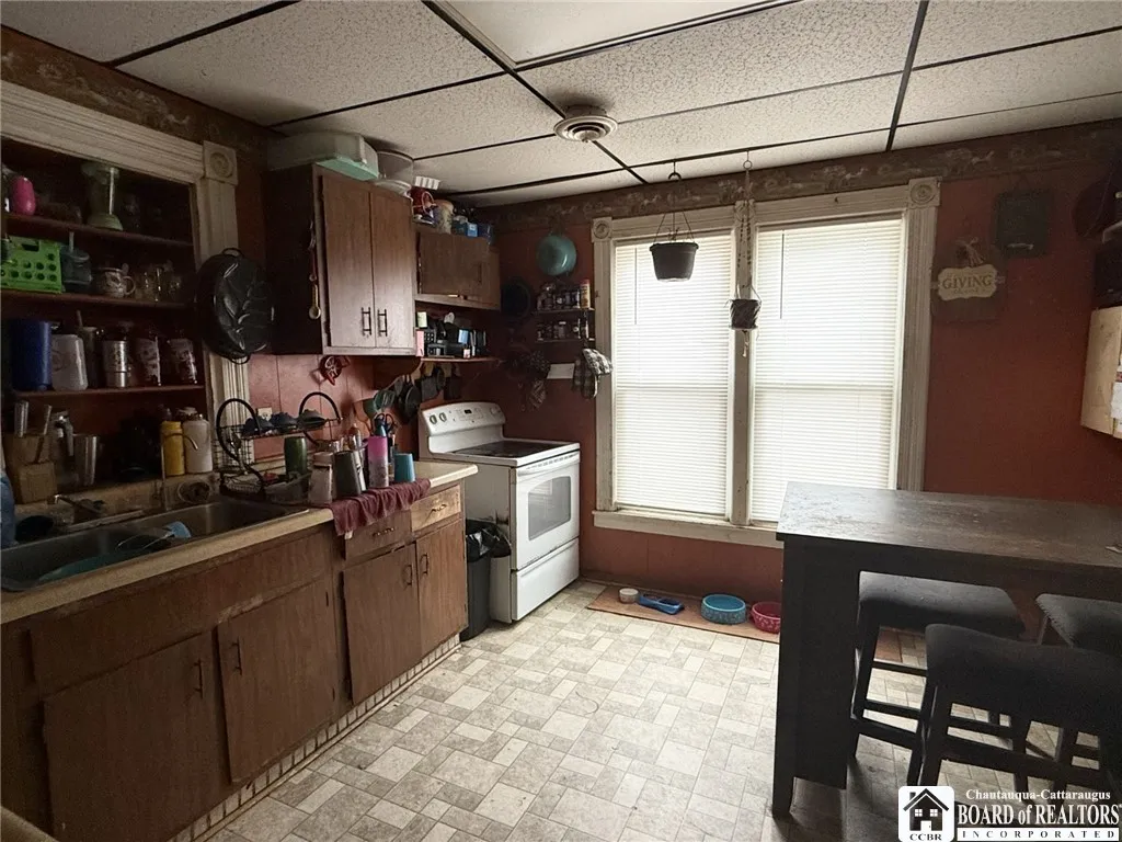 196 South Main Street, Jamestown, New York 14701, Jamestown, New York 14701, 4 Bedrooms Bedrooms, 9 Rooms Rooms,1 BathroomBathrooms,Residential,For Sale,196 South Main Street, Jamestown, New York 14701,R1626981