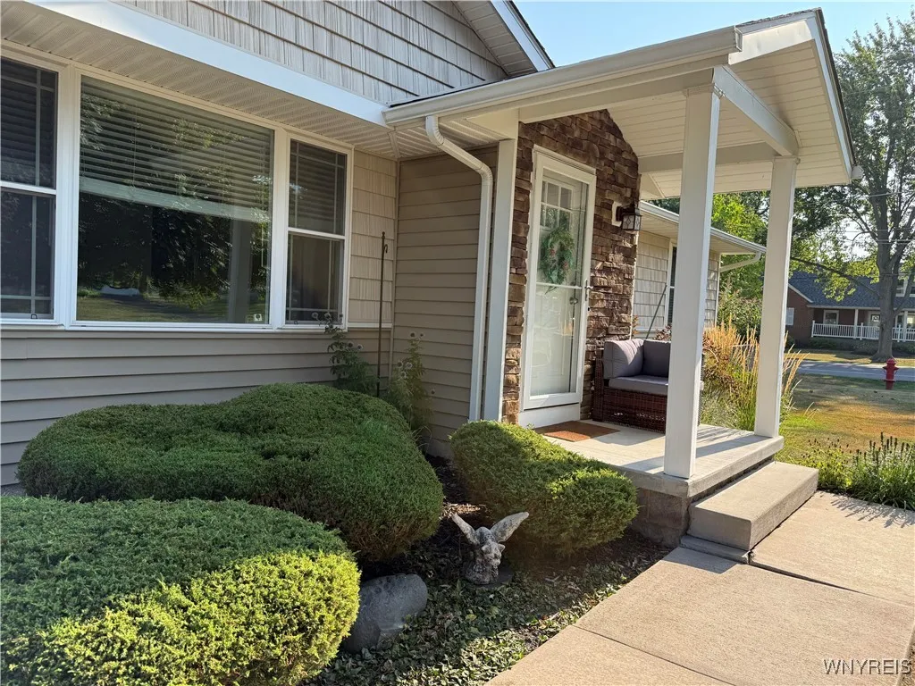 890 Onondaga Street, Lewiston, New York 14092, Lewiston, New York 14092, 3 Bedrooms Bedrooms, 6 Rooms Rooms,1 BathroomBathrooms,Residential,For Sale,890 Onondaga Street, Lewiston, New York 14092,B1631721