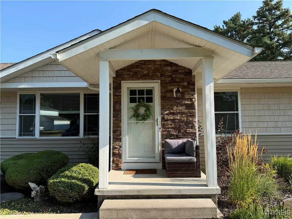 890 Onondaga Street, Lewiston, New York 14092, Lewiston, New York 14092, 3 Bedrooms Bedrooms, 6 Rooms Rooms,1 BathroomBathrooms,Residential,For Sale,890 Onondaga Street, Lewiston, New York 14092,B1631721