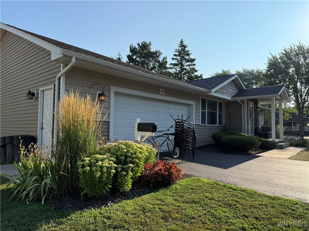890 Onondaga Street, Lewiston, New York 14092, Lewiston, New York 14092, 3 Bedrooms Bedrooms, 6 Rooms Rooms,1 BathroomBathrooms,Residential,For Sale,890 Onondaga Street, Lewiston, New York 14092,B1631721