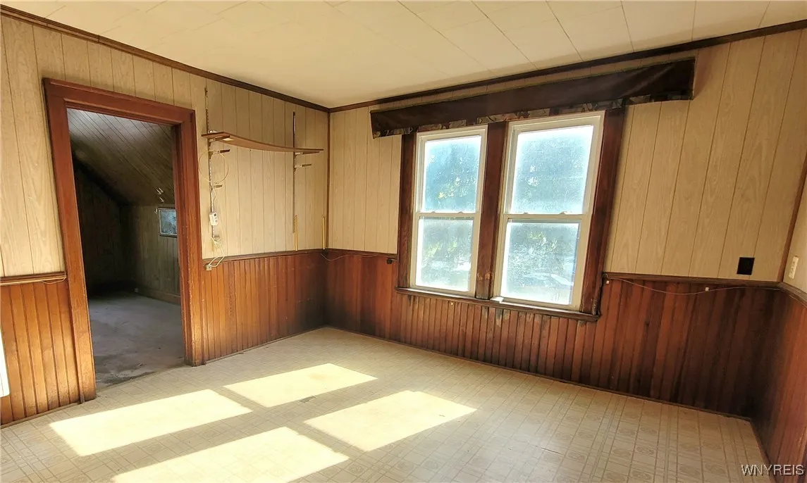 Eat-in Kitchen - 325 Box Ave (upper), Buffalo, NY 14211