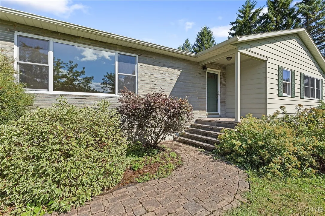 4268 Graham Road, Onondaga, New York 13078, Onondaga, New York 13078, 3 Bedrooms Bedrooms, 6 Rooms Rooms,2 BathroomsBathrooms,Residential,For Sale,4268 Graham Road, Onondaga, New York 13078,S1631257
