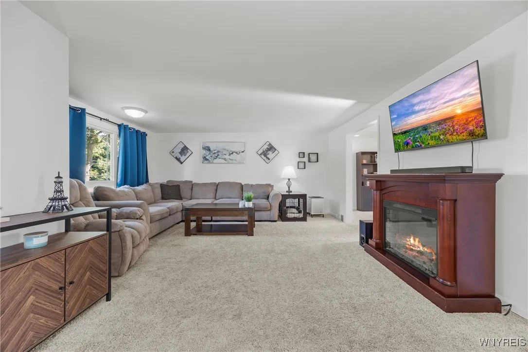 8739 Tuscarora Road, Niagara Falls, New York 14304, Niagara Falls, New York 14304, 3 Bedrooms Bedrooms, 9 Rooms Rooms,1 BathroomBathrooms,Residential,For Sale,8739 Tuscarora Road, Niagara Falls, New York 14304,B1632059