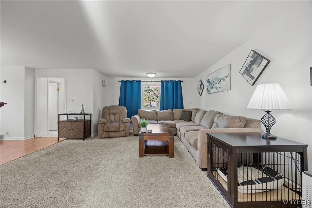 8739 Tuscarora Road, Niagara Falls, New York 14304, Niagara Falls, New York 14304, 3 Bedrooms Bedrooms, 9 Rooms Rooms,1 BathroomBathrooms,Residential,For Sale,8739 Tuscarora Road, Niagara Falls, New York 14304,B1632059