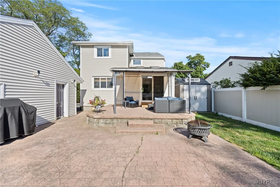 8739 Tuscarora Road, Niagara Falls, New York 14304, Niagara Falls, New York 14304, 3 Bedrooms Bedrooms, 9 Rooms Rooms,1 BathroomBathrooms,Residential,For Sale,8739 Tuscarora Road, Niagara Falls, New York 14304,B1632059