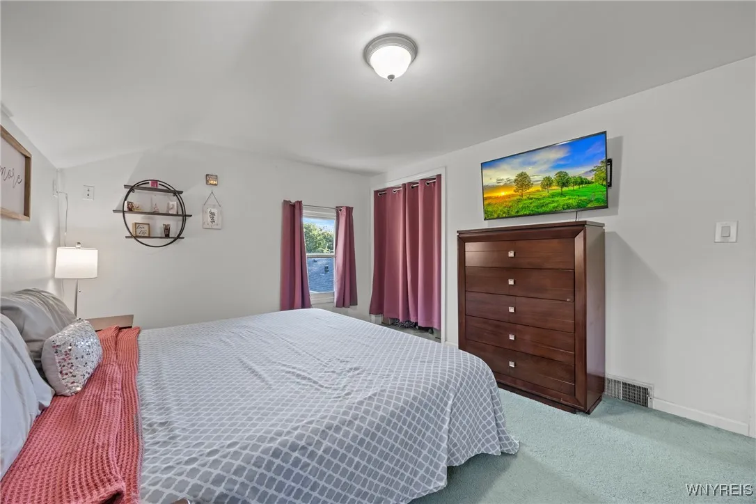 8739 Tuscarora Road, Niagara Falls, New York 14304, Niagara Falls, New York 14304, 3 Bedrooms Bedrooms, 9 Rooms Rooms,1 BathroomBathrooms,Residential,For Sale,8739 Tuscarora Road, Niagara Falls, New York 14304,B1632059
