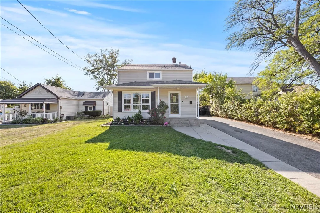 8739 Tuscarora Road, Niagara Falls, New York 14304, Niagara Falls, New York 14304, 3 Bedrooms Bedrooms, 9 Rooms Rooms,1 BathroomBathrooms,Residential,For Sale,8739 Tuscarora Road, Niagara Falls, New York 14304,B1632059
