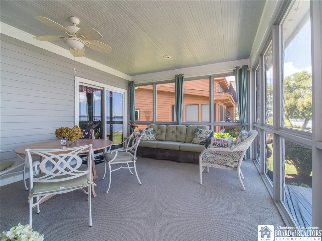 Screen in porch