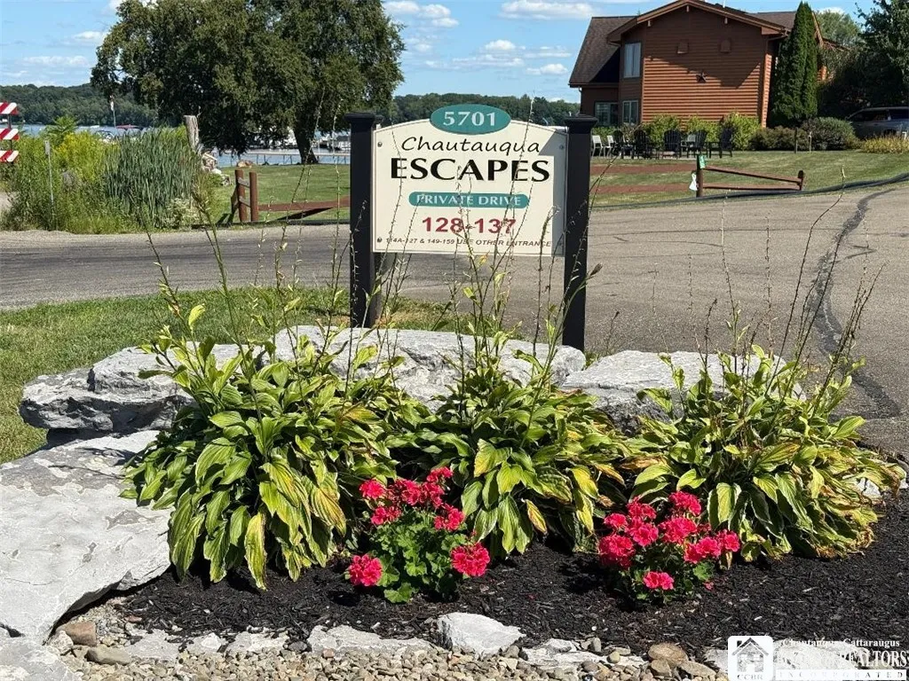 137 Chautauqua Escapes Avenue, North Harmony, New, North Harmony, New York 14757, 4 Bedrooms Bedrooms, 10 Rooms Rooms,2 BathroomsBathrooms,Residential,For Sale,137 Chautauqua Escapes Avenue, North Harmony, New ,R1631737