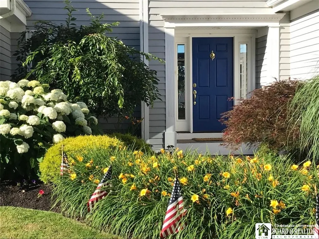 137 Chautauqua Escapes Avenue, North Harmony, New, North Harmony, New York 14757, 4 Bedrooms Bedrooms, 10 Rooms Rooms,2 BathroomsBathrooms,Residential,For Sale,137 Chautauqua Escapes Avenue, North Harmony, New ,R1631737