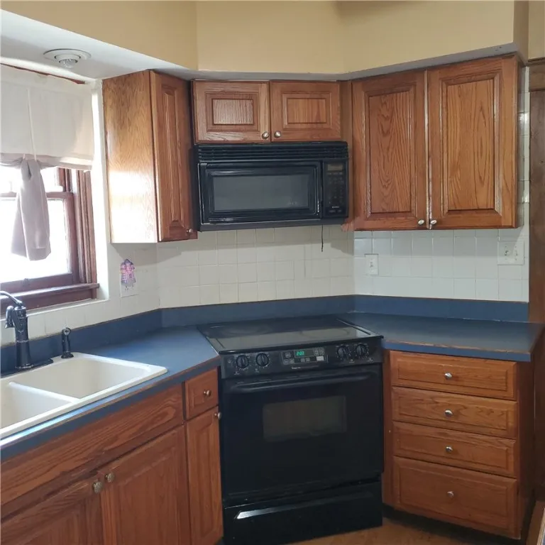 Tons of cupboards and counters!