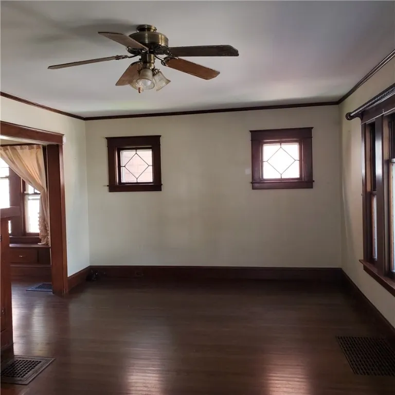 Large rooms for easy furniture placement!