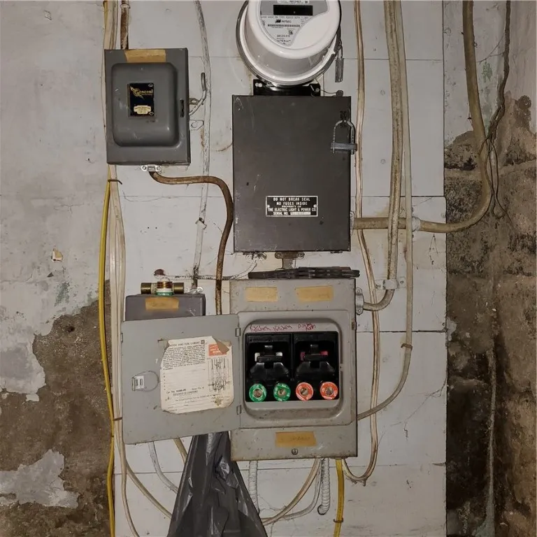 Electric could us an upgrade but the Seller said she didn't have any problems!