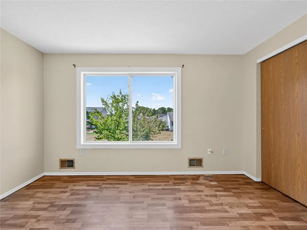 19 Atwood Dr Drive, Gates, New York 14606, Gates, New York 14606, 3 Bedrooms Bedrooms, 8 Rooms Rooms,2 BathroomsBathrooms,Residential,For Sale,19 Atwood Dr Drive, Gates, New York 14606,R1632664