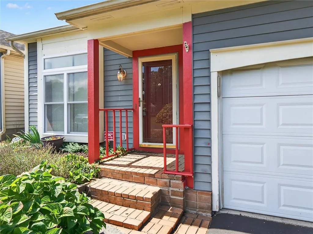 19 Atwood Dr Drive, Gates, New York 14606, Gates, New York 14606, 3 Bedrooms Bedrooms, 8 Rooms Rooms,2 BathroomsBathrooms,Residential,For Sale,19 Atwood Dr Drive, Gates, New York 14606,R1632664