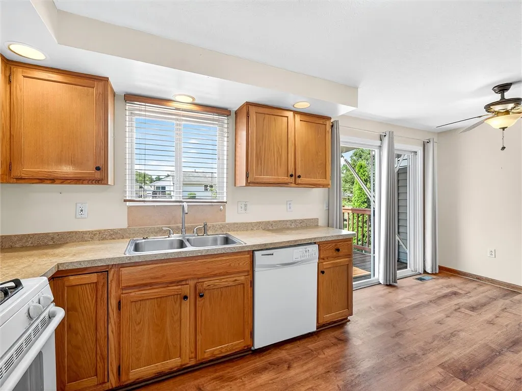 19 Atwood Dr Drive, Gates, New York 14606, Gates, New York 14606, 3 Bedrooms Bedrooms, 8 Rooms Rooms,2 BathroomsBathrooms,Residential,For Sale,19 Atwood Dr Drive, Gates, New York 14606,R1632664