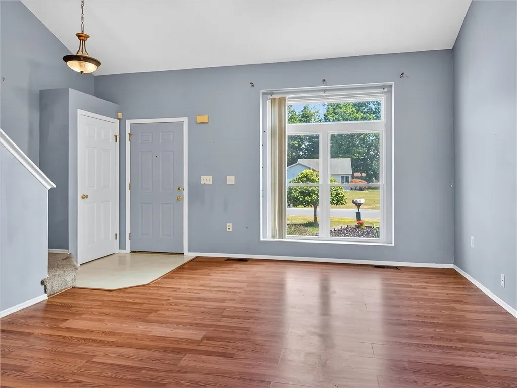 19 Atwood Dr Drive, Gates, New York 14606, Gates, New York 14606, 3 Bedrooms Bedrooms, 8 Rooms Rooms,2 BathroomsBathrooms,Residential,For Sale,19 Atwood Dr Drive, Gates, New York 14606,R1632664