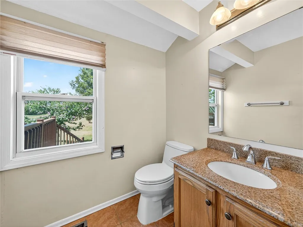 19 Atwood Dr Drive, Gates, New York 14606, Gates, New York 14606, 3 Bedrooms Bedrooms, 8 Rooms Rooms,2 BathroomsBathrooms,Residential,For Sale,19 Atwood Dr Drive, Gates, New York 14606,R1632664