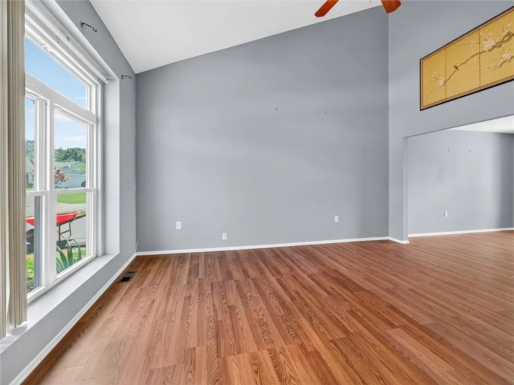19 Atwood Dr Drive, Gates, New York 14606, Gates, New York 14606, 3 Bedrooms Bedrooms, 8 Rooms Rooms,2 BathroomsBathrooms,Residential,For Sale,19 Atwood Dr Drive, Gates, New York 14606,R1632664