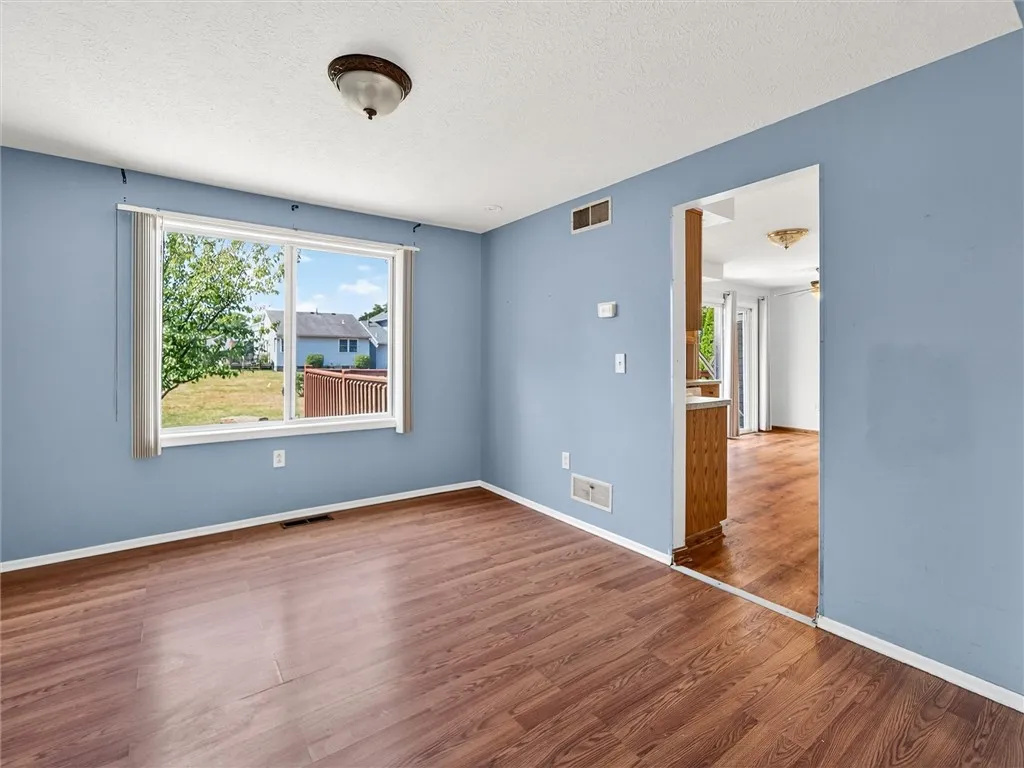 19 Atwood Dr Drive, Gates, New York 14606, Gates, New York 14606, 3 Bedrooms Bedrooms, 8 Rooms Rooms,2 BathroomsBathrooms,Residential,For Sale,19 Atwood Dr Drive, Gates, New York 14606,R1632664