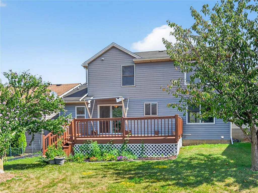 19 Atwood Dr Drive, Gates, New York 14606, Gates, New York 14606, 3 Bedrooms Bedrooms, 8 Rooms Rooms,2 BathroomsBathrooms,Residential,For Sale,19 Atwood Dr Drive, Gates, New York 14606,R1632664