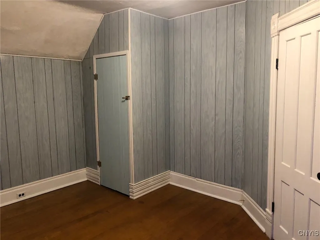 Back Bedroom -2bd floor