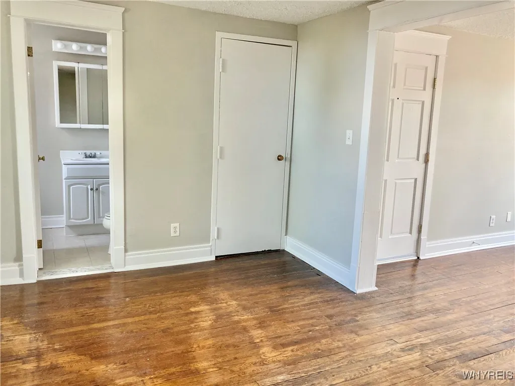 294 S. Elmwood Avenue 5, Buffalo, New York 14201, Buffalo, New York 14201, 1 Bedroom Bedrooms, 3 Rooms Rooms,1 BathroomBathrooms,Residential Lease,For Rent,294 S. Elmwood Avenue 5, Buffalo, New York 14201,B1631824