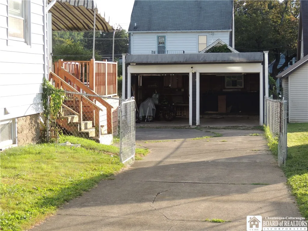 20 Elam Avenue, Jamestown, New York 14701, Jamestown, New York 14701, 3 Bedrooms Bedrooms, 8 Rooms Rooms,1 BathroomBathrooms,Residential,For Sale,20 Elam Avenue, Jamestown, New York 14701,R1632656
