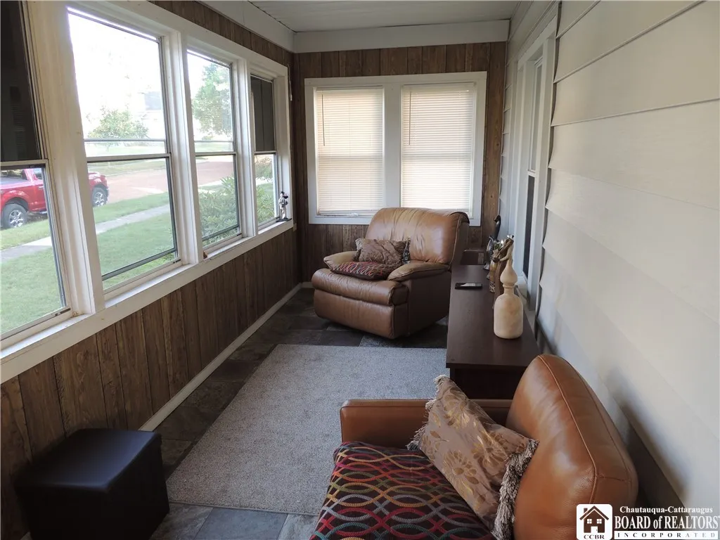 20 Elam Avenue, Jamestown, New York 14701, Jamestown, New York 14701, 3 Bedrooms Bedrooms, 8 Rooms Rooms,1 BathroomBathrooms,Residential,For Sale,20 Elam Avenue, Jamestown, New York 14701,R1632656