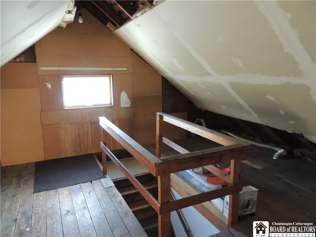 20 Elam Avenue, Jamestown, New York 14701, Jamestown, New York 14701, 3 Bedrooms Bedrooms, 8 Rooms Rooms,1 BathroomBathrooms,Residential,For Sale,20 Elam Avenue, Jamestown, New York 14701,R1632656
