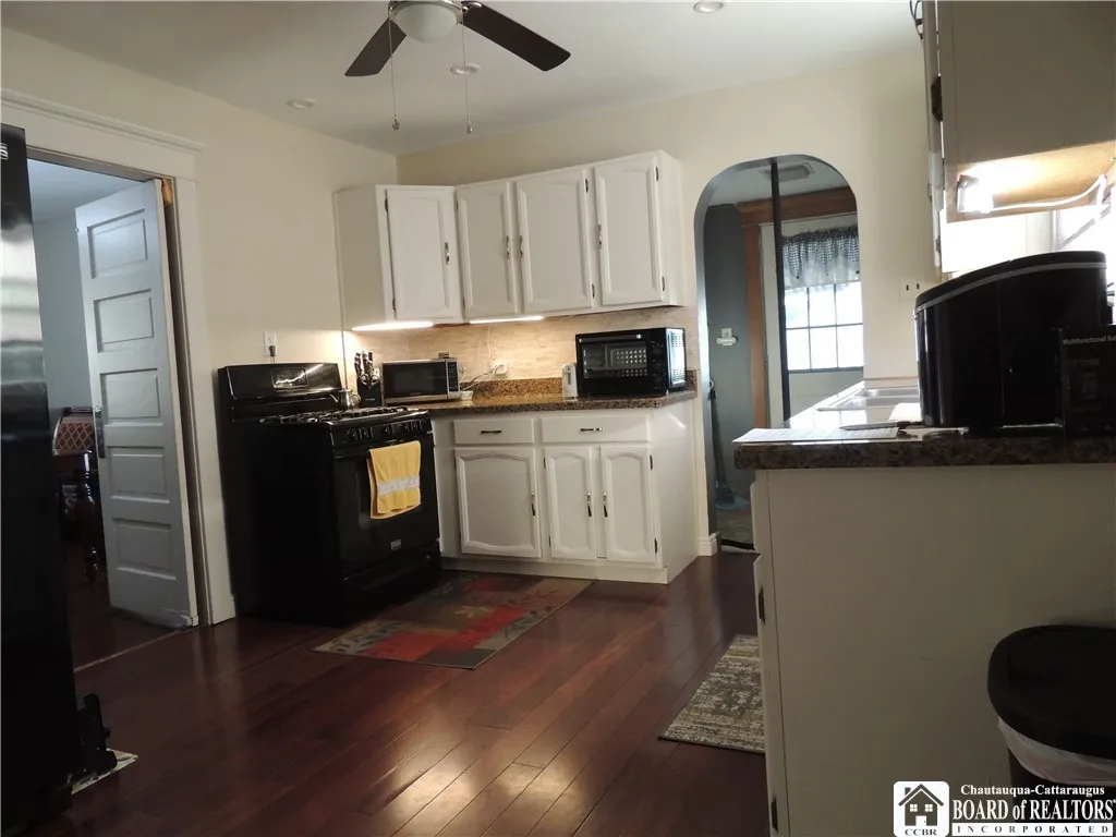 20 Elam Avenue, Jamestown, New York 14701, Jamestown, New York 14701, 3 Bedrooms Bedrooms, 8 Rooms Rooms,1 BathroomBathrooms,Residential,For Sale,20 Elam Avenue, Jamestown, New York 14701,R1632656