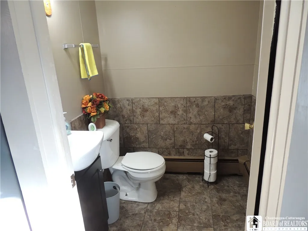 20 Elam Avenue, Jamestown, New York 14701, Jamestown, New York 14701, 3 Bedrooms Bedrooms, 8 Rooms Rooms,1 BathroomBathrooms,Residential,For Sale,20 Elam Avenue, Jamestown, New York 14701,R1632656