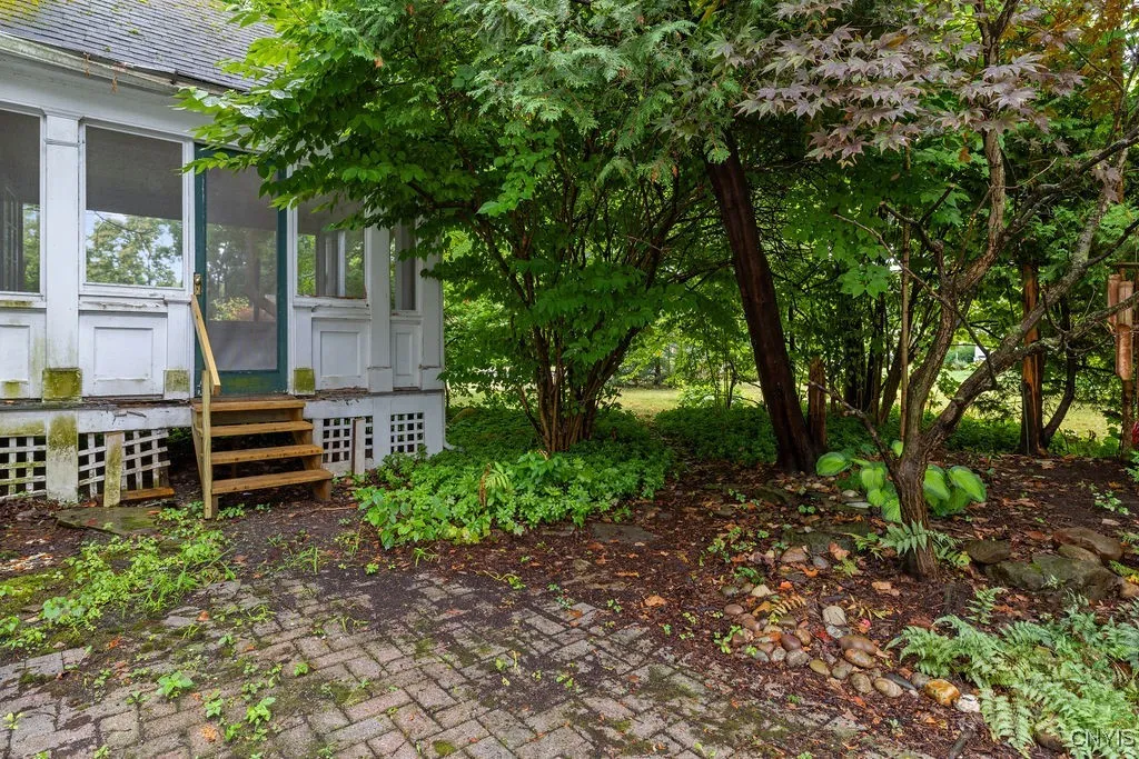 300 3rd Street, Salina, New York 13088, Salina, New York 13088, 4 Bedrooms Bedrooms, 11 Rooms Rooms,2 BathroomsBathrooms,Residential,Closed,300 3rd Street, Salina, New York 13088,0,S1632873