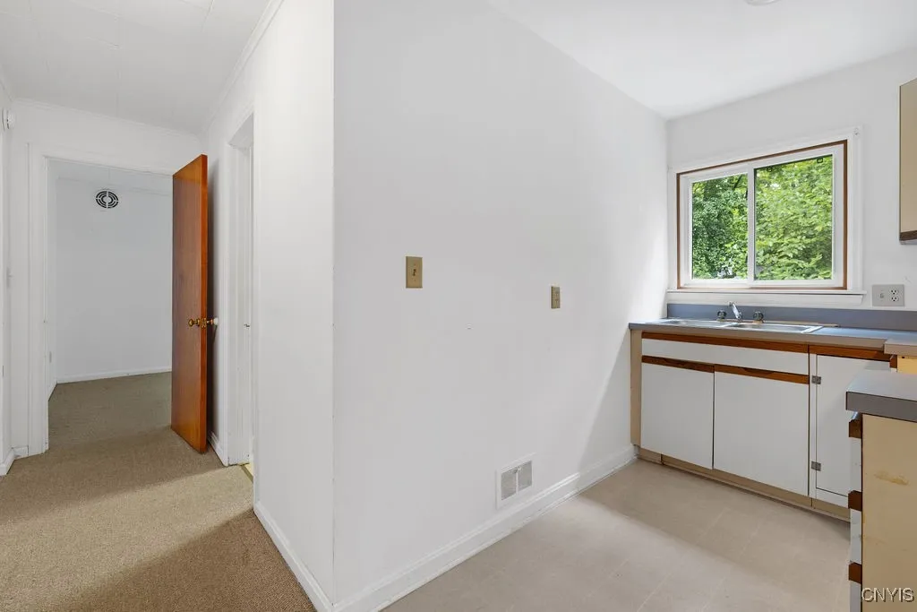 300 3rd Street, Salina, New York 13088, Salina, New York 13088, 4 Bedrooms Bedrooms, 11 Rooms Rooms,2 BathroomsBathrooms,Residential,For Sale,300 3rd Street, Salina, New York 13088,S1632873