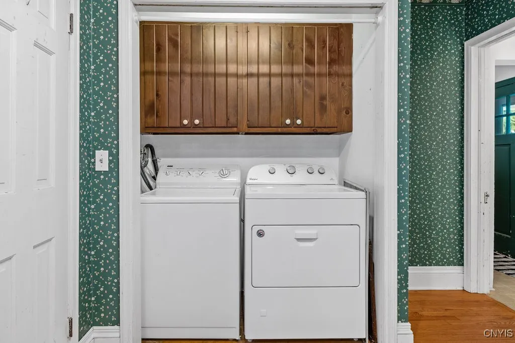 300 3rd Street, Salina, New York 13088, Salina, New York 13088, 4 Bedrooms Bedrooms, 11 Rooms Rooms,2 BathroomsBathrooms,Residential,For Sale,300 3rd Street, Salina, New York 13088,S1632873
