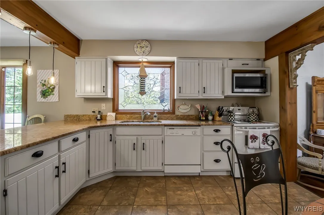 4369 Bolton Road, Royalton, New York 14067, Royalton, New York 14067, 4 Bedrooms Bedrooms, 9 Rooms Rooms,2 BathroomsBathrooms,Residential,For Sale,4369 Bolton Road, Royalton, New York 14067,B1632910