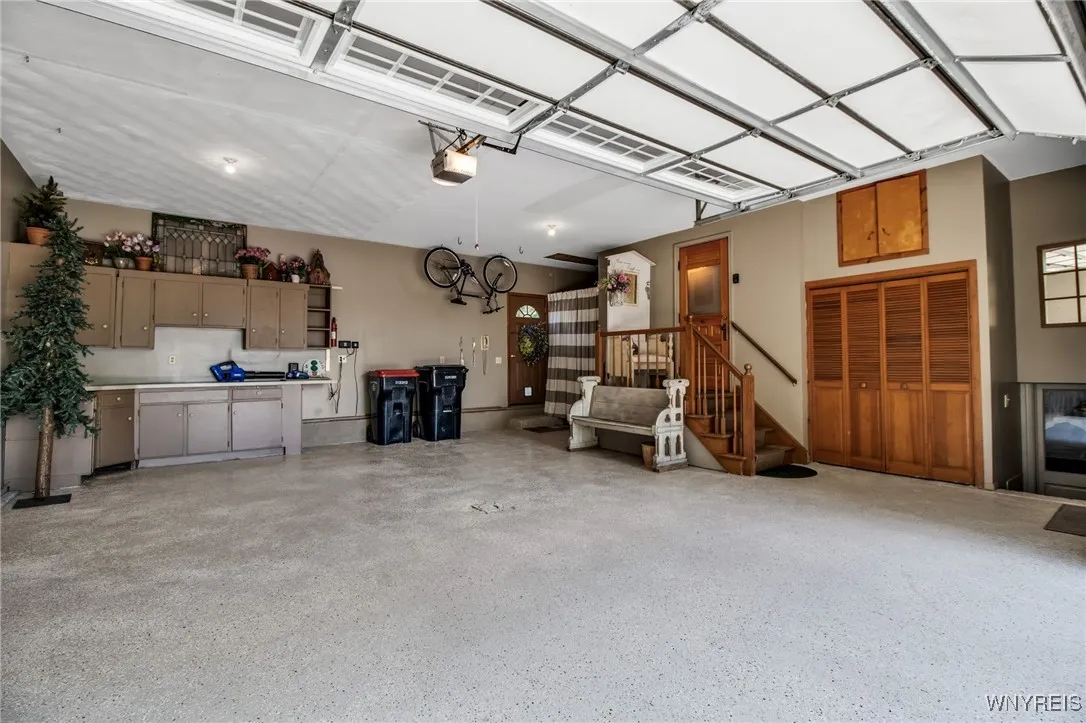 GARAGE