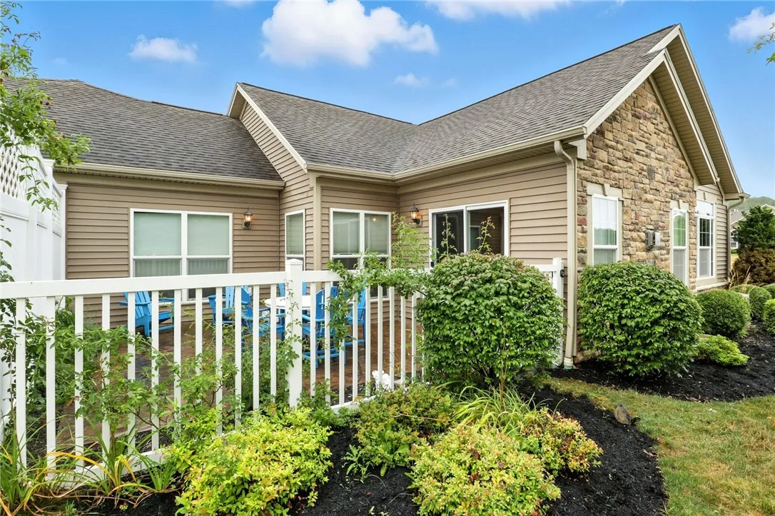 5088 Cheshire Glen Road, Canandaigua Town, New Yor, Canandaigua Town, New York 14424, 2 Bedrooms Bedrooms, 6 Rooms Rooms,2 BathroomsBathrooms,Residential,For Sale,5088 Cheshire Glen Road, Canandaigua Town, New Yor,R1631382