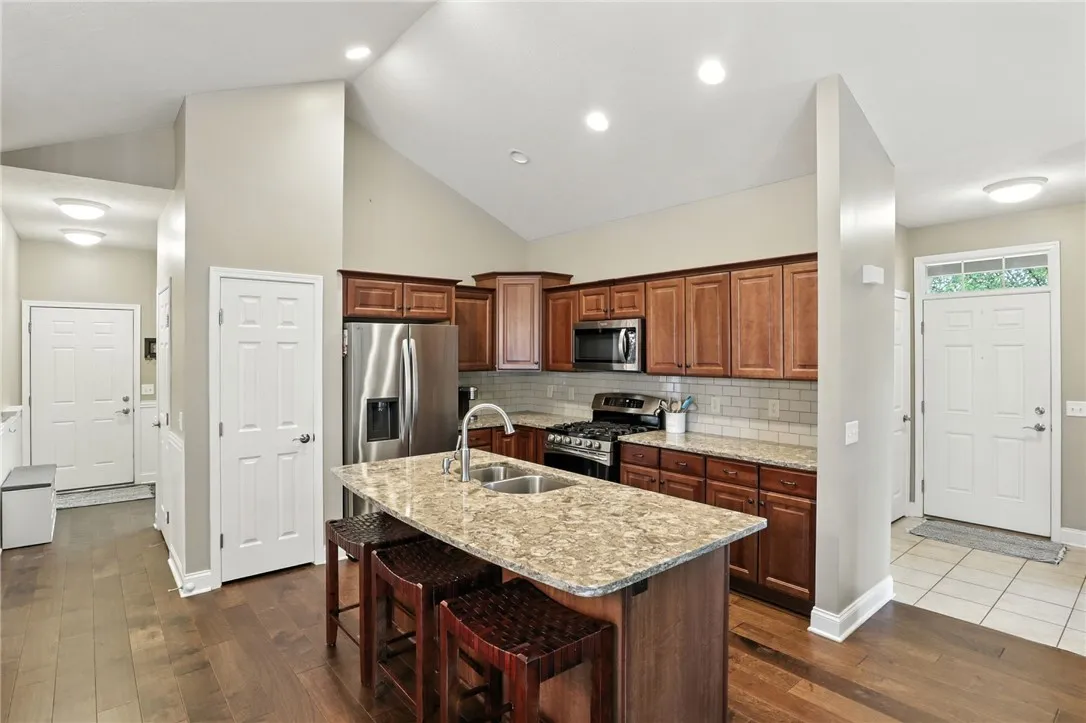 5088 Cheshire Glen Road, Canandaigua Town, New Yor, Canandaigua Town, New York 14424, 2 Bedrooms Bedrooms, 6 Rooms Rooms,2 BathroomsBathrooms,Residential,For Sale,5088 Cheshire Glen Road, Canandaigua Town, New Yor,R1631382