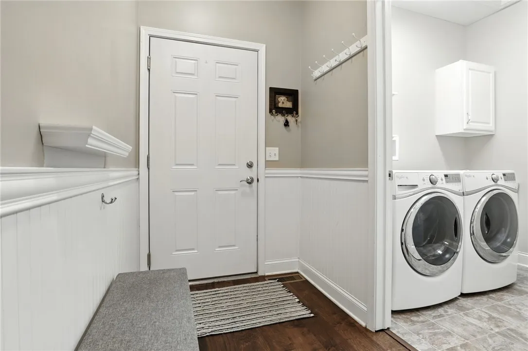5088 Cheshire Glen Road, Canandaigua Town, New Yor, Canandaigua Town, New York 14424, 2 Bedrooms Bedrooms, 6 Rooms Rooms,2 BathroomsBathrooms,Residential,For Sale,5088 Cheshire Glen Road, Canandaigua Town, New Yor,R1631382