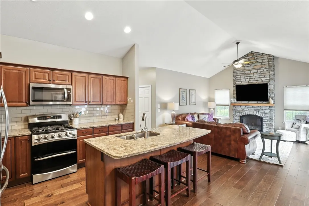 5088 Cheshire Glen Road, Canandaigua Town, New Yor, Canandaigua Town, New York 14424, 2 Bedrooms Bedrooms, 6 Rooms Rooms,2 BathroomsBathrooms,Residential,For Sale,5088 Cheshire Glen Road, Canandaigua Town, New Yor,R1631382