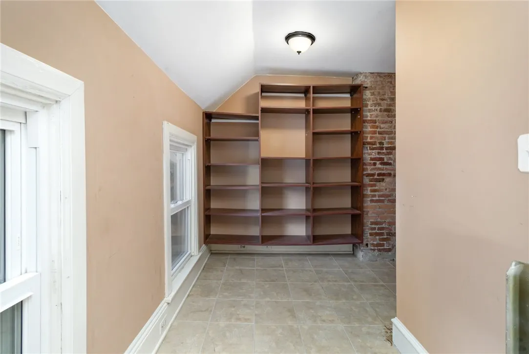 56 Vassar Street, Rochester, New York 14607, Rochester, New York 14607, 4 Bedrooms Bedrooms, 9 Rooms Rooms,1 BathroomBathrooms,Residential Lease,For Rent,56 Vassar Street, Rochester, New York 14607,R1632419