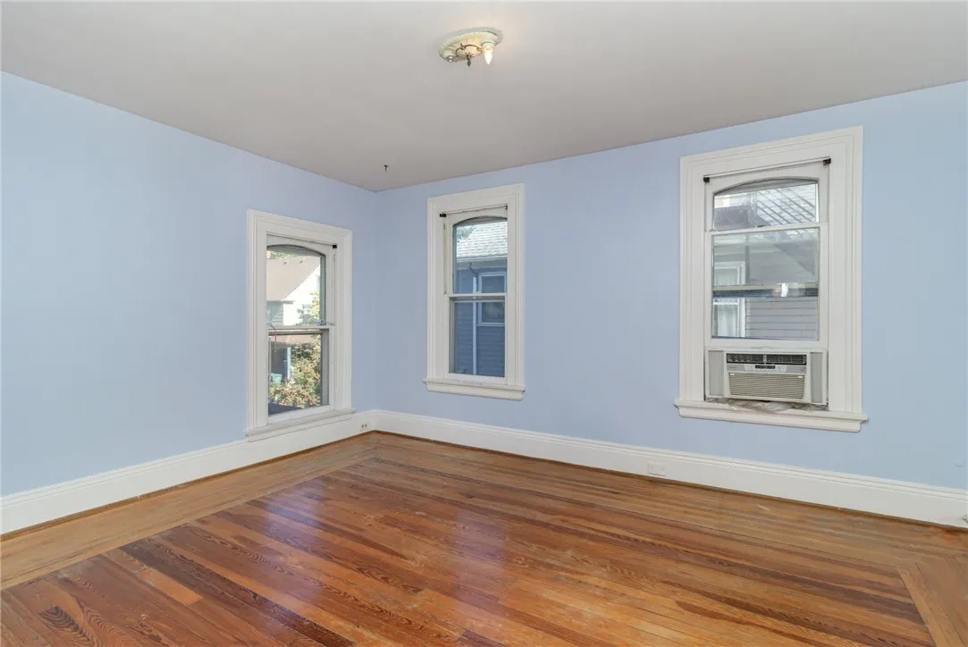 56 Vassar Street, Rochester, New York 14607, Rochester, New York 14607, 4 Bedrooms Bedrooms, 9 Rooms Rooms,1 BathroomBathrooms,Residential Lease,For Rent,56 Vassar Street, Rochester, New York 14607,R1632419