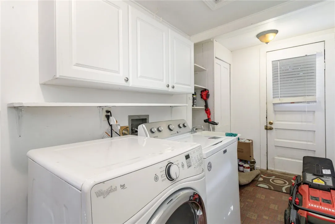 56 Vassar Street, Rochester, New York 14607, Rochester, New York 14607, 4 Bedrooms Bedrooms, 9 Rooms Rooms,1 BathroomBathrooms,Residential Lease,For Rent,56 Vassar Street, Rochester, New York 14607,R1632419