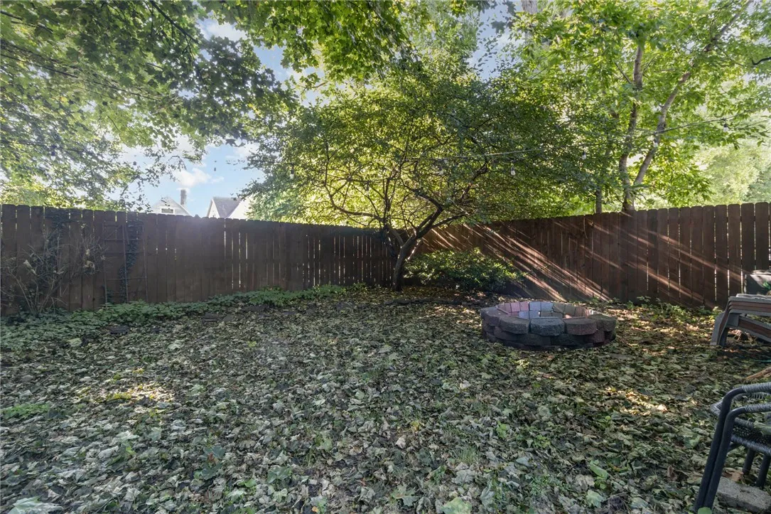 56 Vassar Street, Rochester, New York 14607, Rochester, New York 14607, 4 Bedrooms Bedrooms, 9 Rooms Rooms,1 BathroomBathrooms,Residential Lease,For Rent,56 Vassar Street, Rochester, New York 14607,R1632419